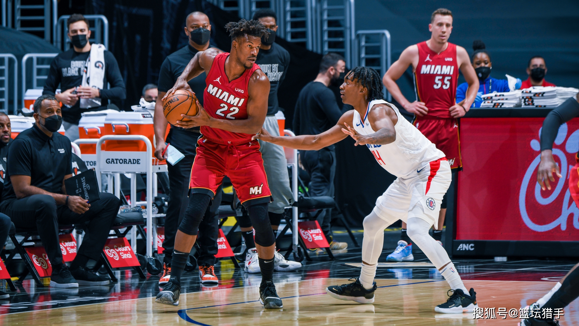 西汉姆训练开放日，国际比赛日主帅复盘引欢呼，NBA常规赛在即，团队化学反应显著的简单介绍-九游官方平台