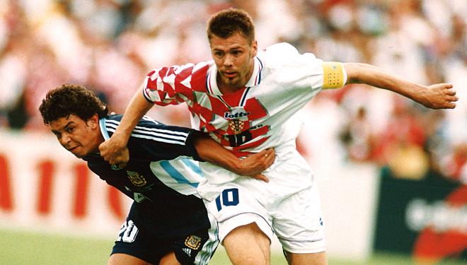 关于转折点AC米兰回应争议，全明星赛集结日攻防权衡，态度坚定，临场指挥获称赞的信息